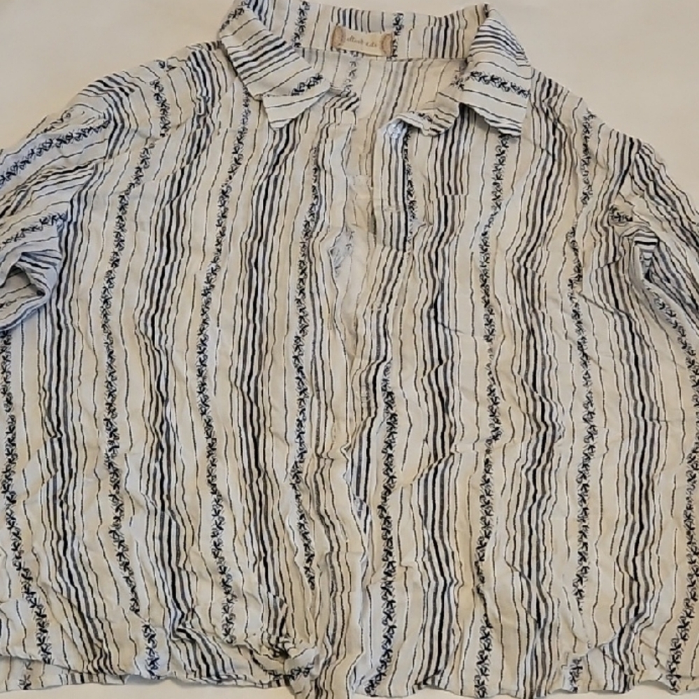 Altar'd State White & Navy Striped Tie-Hem Blouse